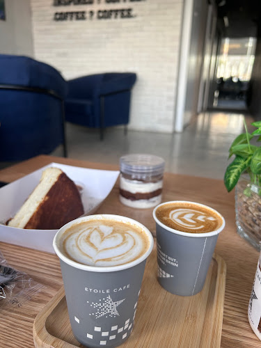 Opinii despre ايتوال كافيه etoile cafe în الطائف - الضيافة