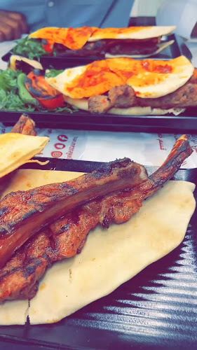 Comentarii opinii despre مطاعم ساروجة فرع 5 حفر الباطن