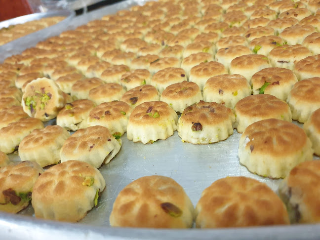 حلويات ومعجنات اكليل الجبل - الضيافة