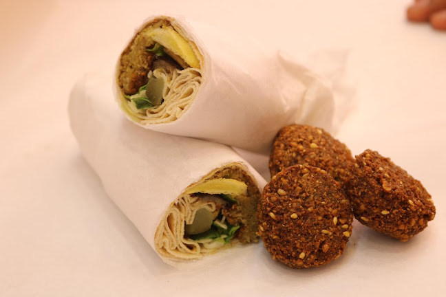 عالم العرائسي والشاورما