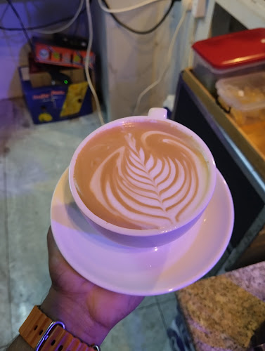 Opinii despre مقهى وكوفي بسمة لاونج în رفحاء - الضيافة