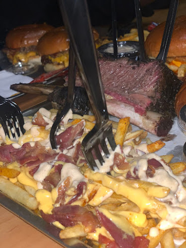 شيفز هوم ميد برجر جورميت - الضيافة