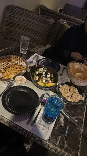 سفن جاردنز لاونج - الضيافة