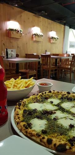 8JW7+8FG، Hofuf Plaza King Abdullah Rd, Al Rawdah الهفوف، المبرز