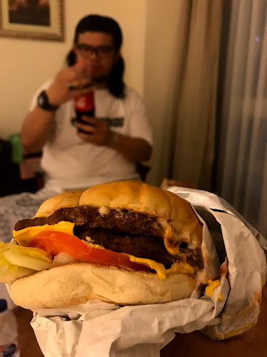 هارديز - الضيافة