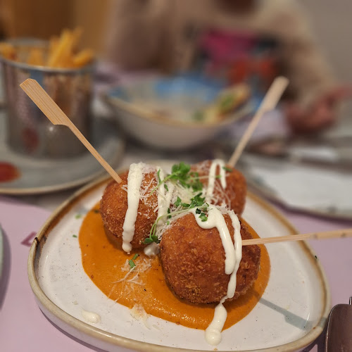 مطعم لافا - الهفوف‎