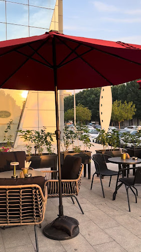 Opinii despre Moons & Tunes Restaurant & Cafe. مطعم ومقهي مونز اند تونز كافيه în جدة - الضيافة