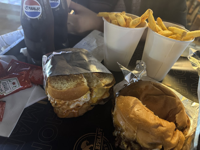 بلاك الفنت برجر - جدة