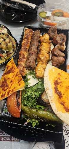 Comentarii opinii despre مطاعم ساروجة فرع 5 حفر الباطن