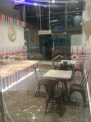 مطعم نصف مخصوص