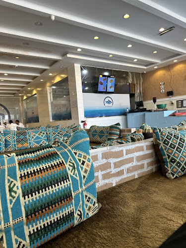 مطعم اكبس بالخمس للأكلات البحريه - الدمام