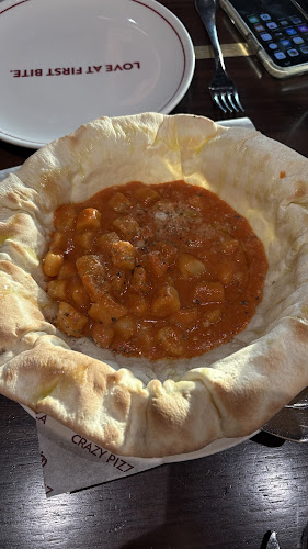 كريزي بيتزا - الضيافة