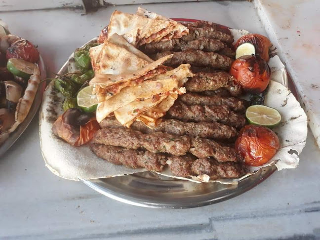 مطعم الضيعة اللبنانية