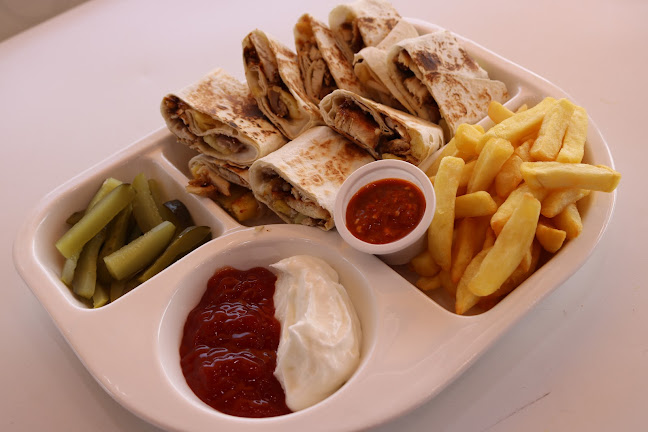 Opinii despre عالم العرائسي والشاورما în جدة - الضيافة