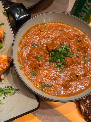 كراون تكا - الضيافة