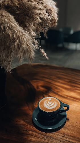 Opinii despre LUGAR CAFE لوقار كوفي în حفر الباطن - الضيافة