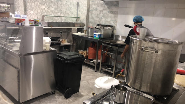 مطعم قلعة الأطعمة للوجبات السريعة - الرياض