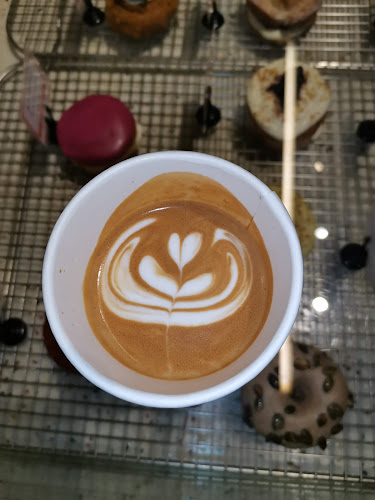 Dots دوتس للدونات والقهوة المختصة - جدة