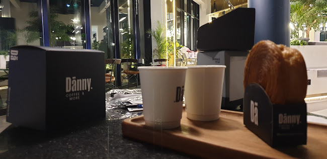 داني كوفي - الضيافة