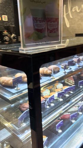 Opinii despre جوفريز التحلية în جدة - الضيافة