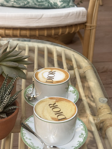 DIOR CAFE - الضيافة