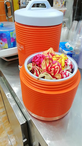 ايس كريم وعصيرات السندباد - مكة