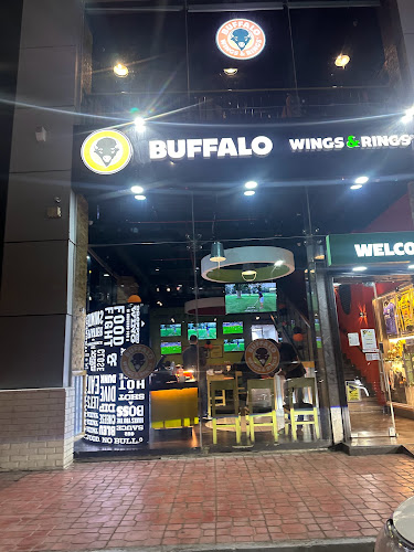 Buffalo Wings & Rings - الضيافة