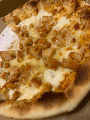 نقطة فطائر بيتزا - الضيافة