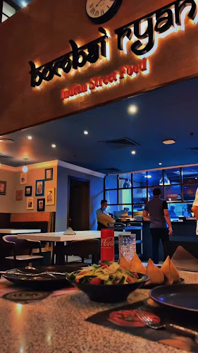 بومباي رياني - الضيافة