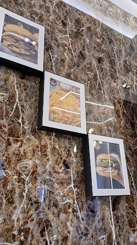 Comentarii opinii despre مطعم فريق البرجر Burger Team