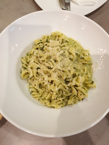 8JW7+8FG، Hofuf Plaza King Abdullah Rd, Al Rawdah الهفوف، المبرز