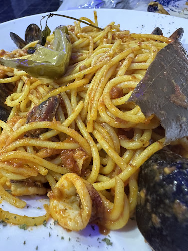 Opinii despre مطعم هنا تونس în جدة - الضيافة