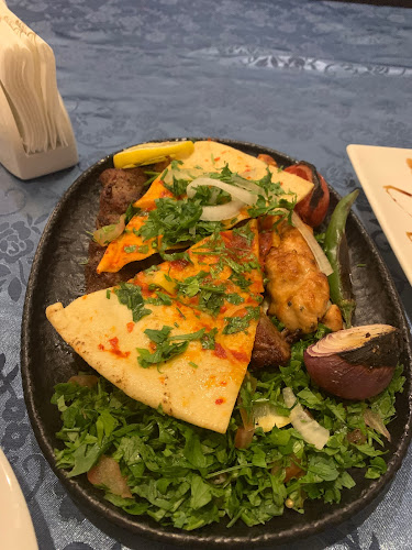 Opinii despre مطعم ليالي بيروت în الرياض - الضيافة