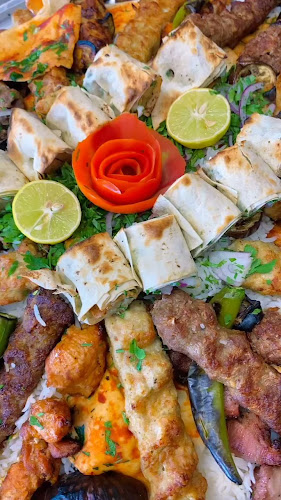 Opinii despre مطاعم مشويات الحمراء فرع فلسطين în جدة - الضيافة