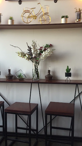 B52 قهوة مختصة - الضيافة