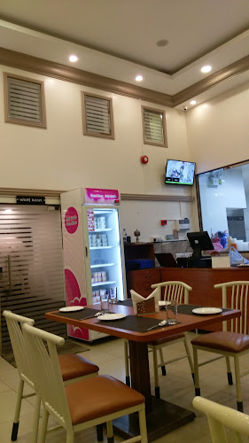 Opinii despre مطعم زيتون الشرق în الدمام - الضيافة