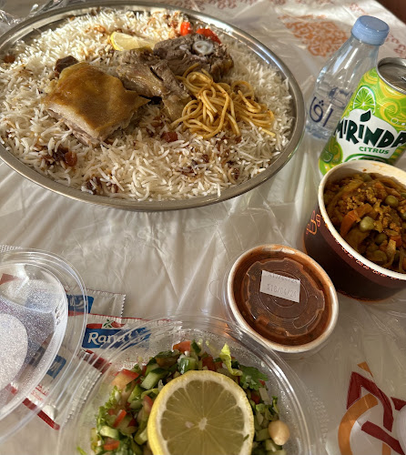 Opinii despre مطاعم البيت الرومانسي în الطائف - الضيافة