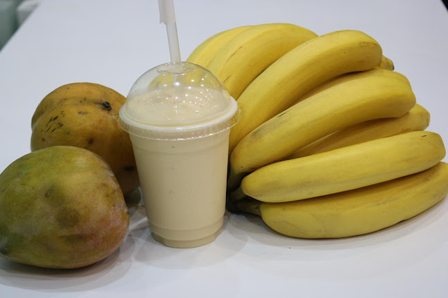 عالم العرائسي والشاورما - الضيافة