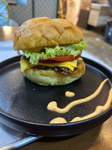 برجر لاند - الضيافة