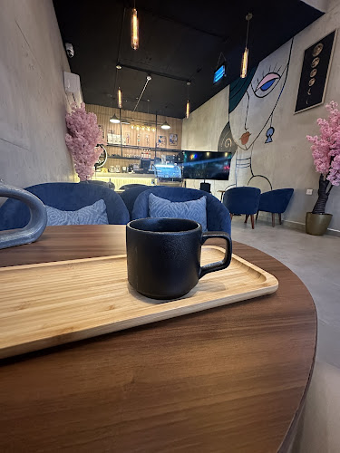 مقهى صاحبة السعادة