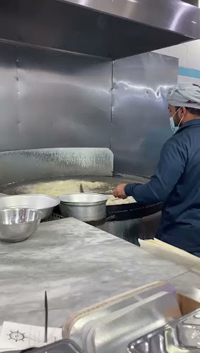 مطاعم الشيخ فهد عيد المزين للأسماك - شوران - المدينة المنورة