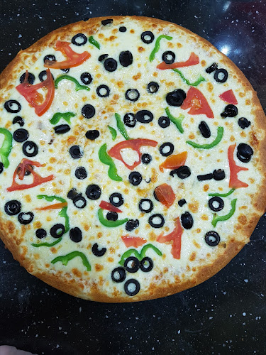 عالم العصائر والكنافه الباحه - الباحة