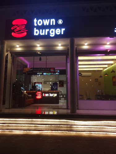 تاون برجر - الضيافة