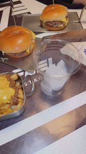 Opinii despre مطعم وقود الشاطئ "فيول" în القطيف‎ - الضيافة