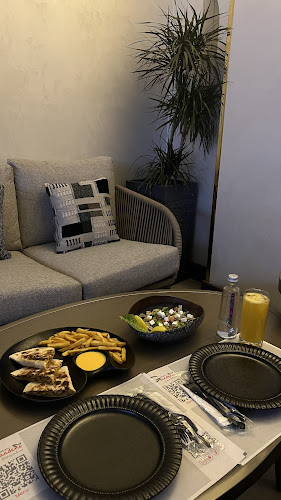 سفن جاردنز لاونج