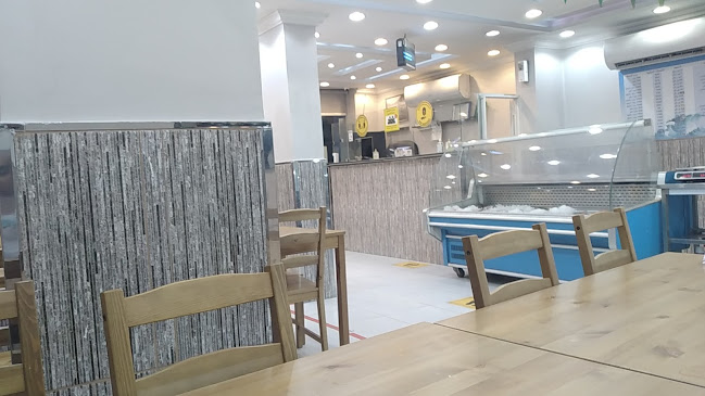 مطعم اسماك ومخبازة الخيمة للمأكولات الشعبية