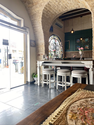 LaFamiglia Bistro Cafe لافاميليا بيسترو كافيه