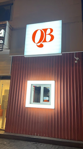 كيو بي برغر - الضيافة