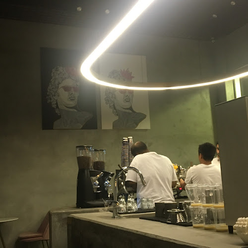 Opinii despre محمصة ثلاثة وتسعون Ninety Three Roastery 93 în حفر الباطن - الضيافة