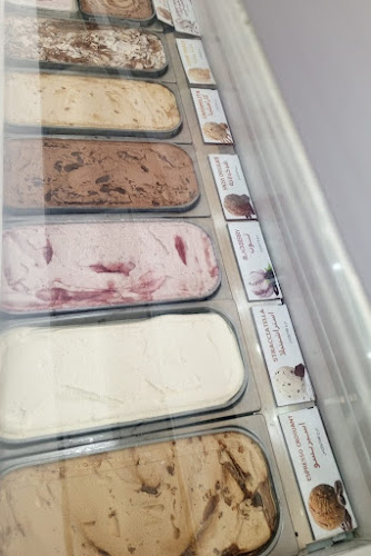 آيس كريم موفنبيك ، Ice cream movenpik - الضيافة